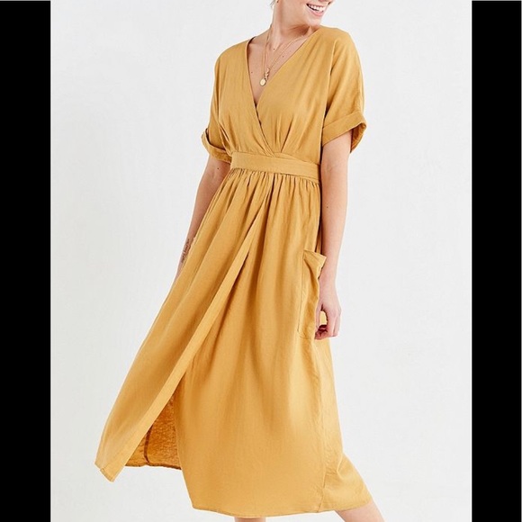 Urban Outfitters Dresses & Skirts - Urban outfitters Gabrielle linen midi wrap dress